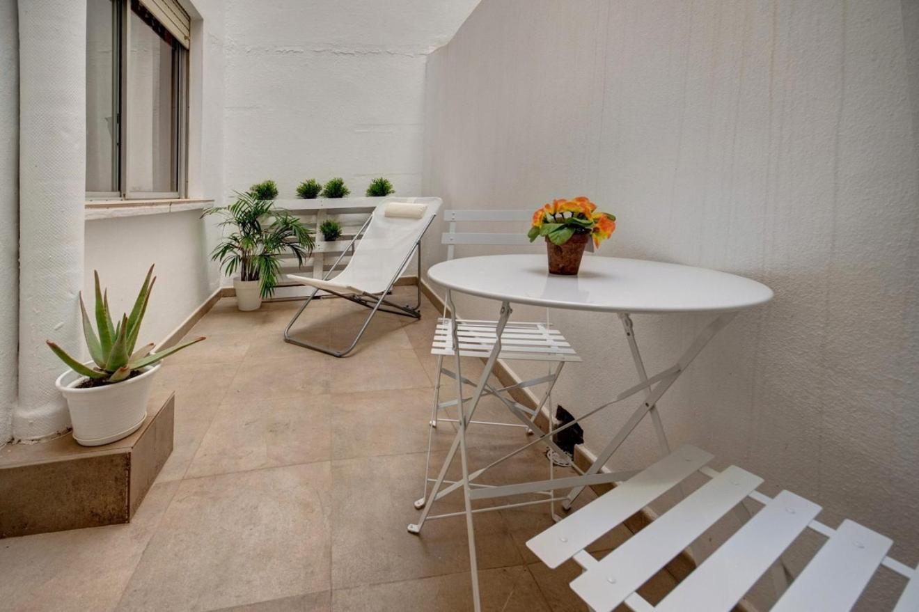 Beds & Breaks Desplat Apartment Valencia Exterior photo